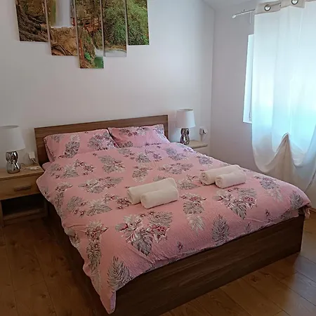 Aurora Apartment *